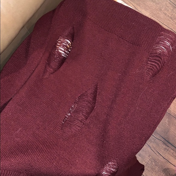 Burgundy distressed sweater - Picture 3 of 3